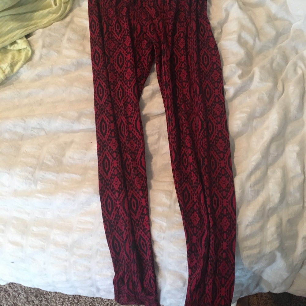 pink patterned leggings